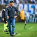 Renato, sobre confusão em Grêmio x Corinthians: 'Ninguém chutou a sala do VAR em São Paulo'