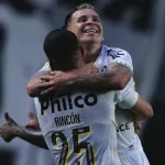 Santos goleia Vasco em jogo quente na Vila e deixa o Z-4 do Brasileirão