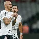 Mano responde por que bancou Fábio Santos no Corinthians após falhas