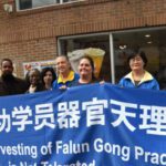 Comicio da Filadelfia comemora 420 milhoes de chineses que renunciaram