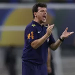 Diniz arma Brasil para enfrentar Venezuela pelas Eliminatorias com novidades