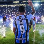 Luis Suárez discursa em 'tom de despedida' ao Grêmio