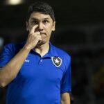 Botafogo toma decisão sobre Lúcio Flávio, mas não pensa em volta de Caçapa