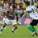 Coritiba e rebaixado no Brasileiro apos derrota para o Fluminense