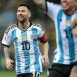 Messi e aplaudido por brasileiros no Maracana Selecao e chamada