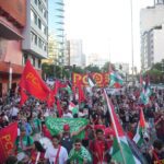 Militantes de esquerda celebram o terrorismo na Avenida Paulista