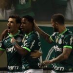 Palmeiras vence o Athletico PR e iguala o Botafogo na lideranca