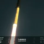 SpaceX lanca a nave mais poderosa do mundo mas propulsor.webp
