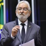 Deputado do PSOL sugere que Dino perseguira Bolsonaro no STF