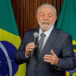 Lula assina contratos entre o BNDES e o Banco dos