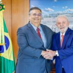 ‘Conseguimos colocar um ministro comunista diz Lula sobre Dino no