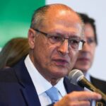 Alckmin acusa militares de contaminacao pela politica e fala em