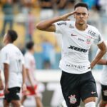 Corinthians vence Bangu e assume liderança isolada do grupo na Copinha