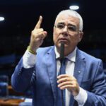 Senadores aguardam autorizacao de Moraes para visitar presos doentes do