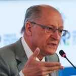 Flavio Dino e exaltado por Alckmin durante missa